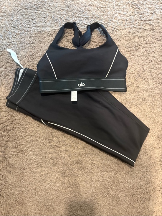 ALO Yoga Tops - Alo yoga set